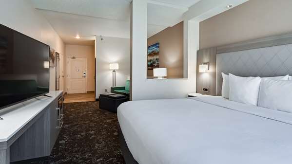  - Best Western Worlds of Fun Inn & Suites Kansas City