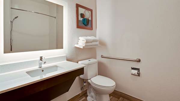  - Best Western Worlds of Fun Inn & Suites Kansas City