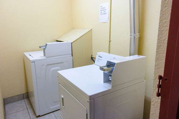 Amenities - Rodeway Inn Zanesville - I-70, Exit 160