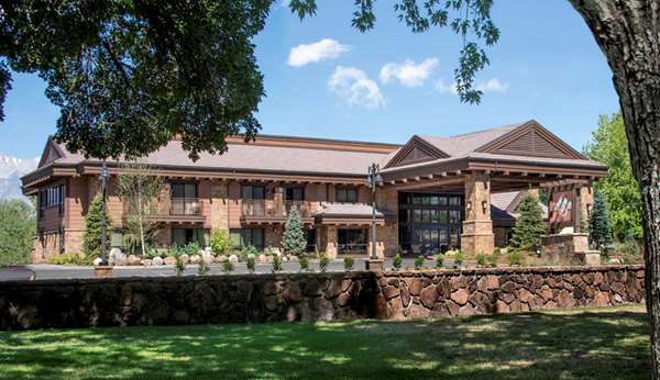 Exterior view - Creekside Inn Bishop