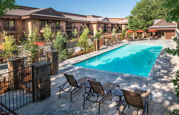 Pool - Creekside Inn Bishop