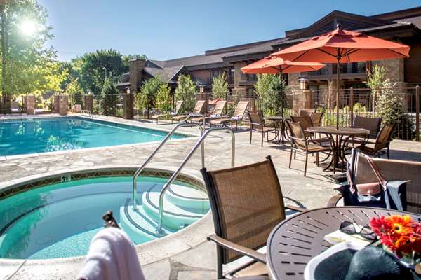 Pool - Creekside Inn Bishop