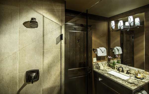  - Creekside Inn Bishop