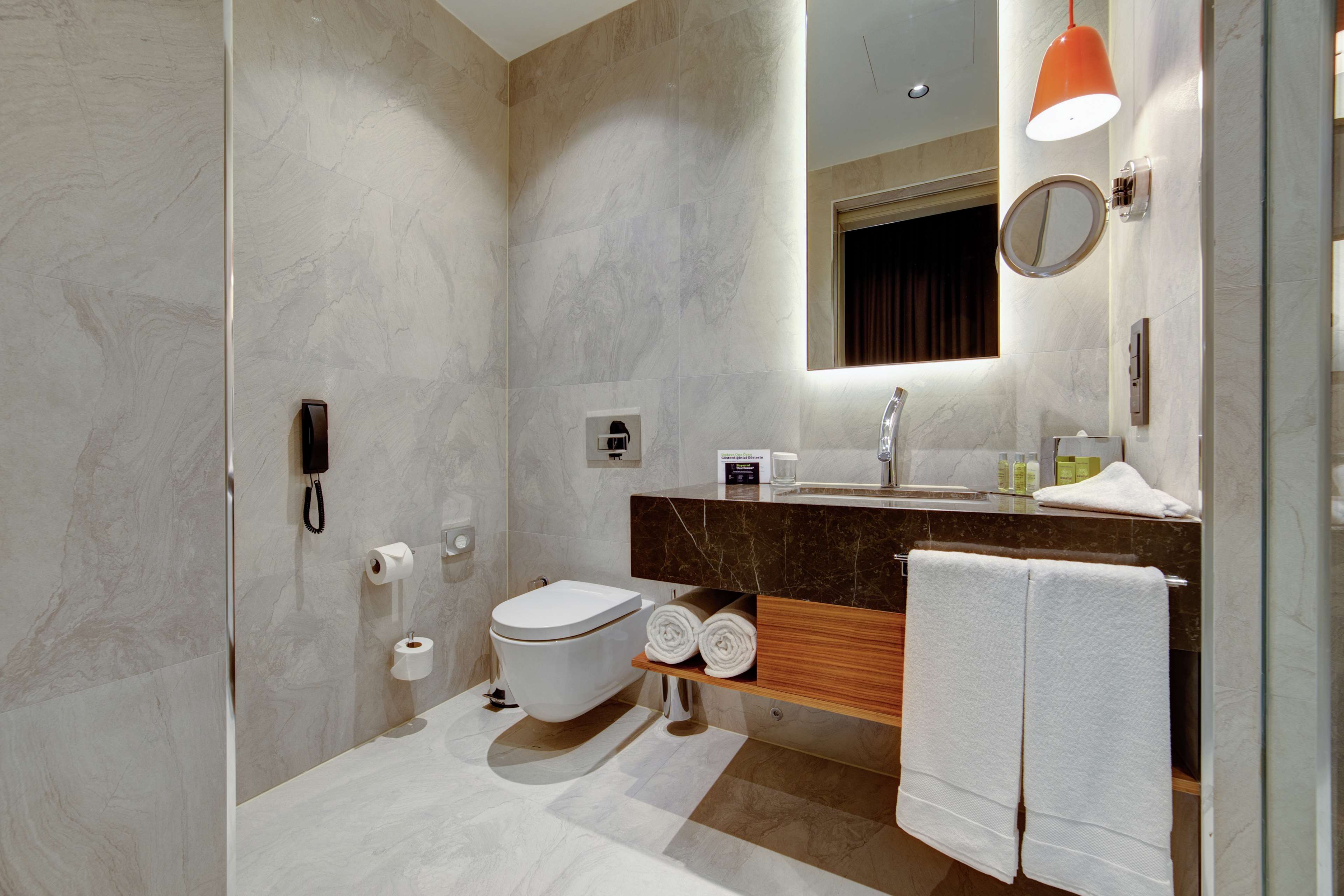Doubletree By Hilton Adana Room Type - KING DELUXE ROOM