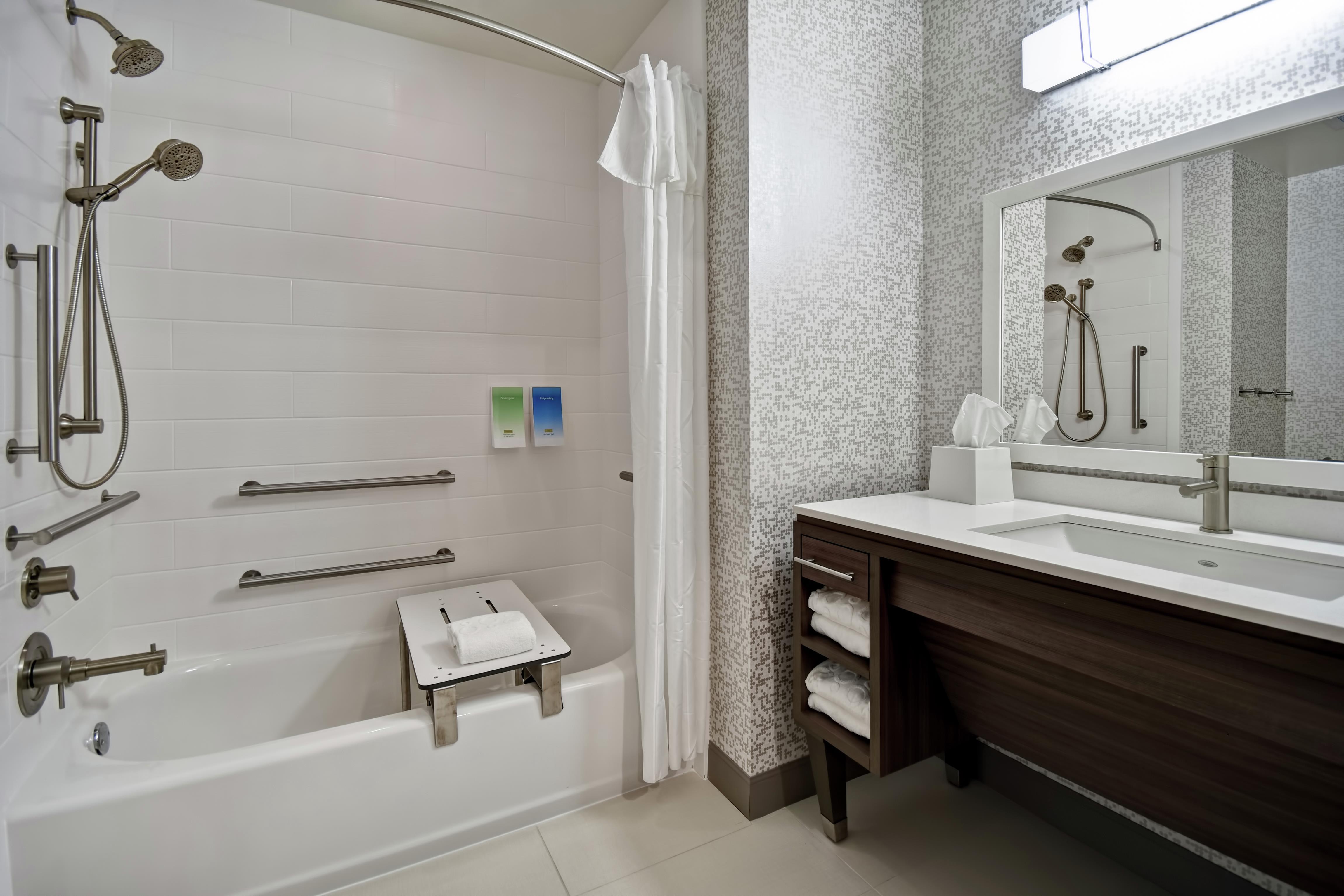 Home2 Suites by Hilton Jekyll Island Room Type - 2QN ACC TUB STUDIO NONSMK