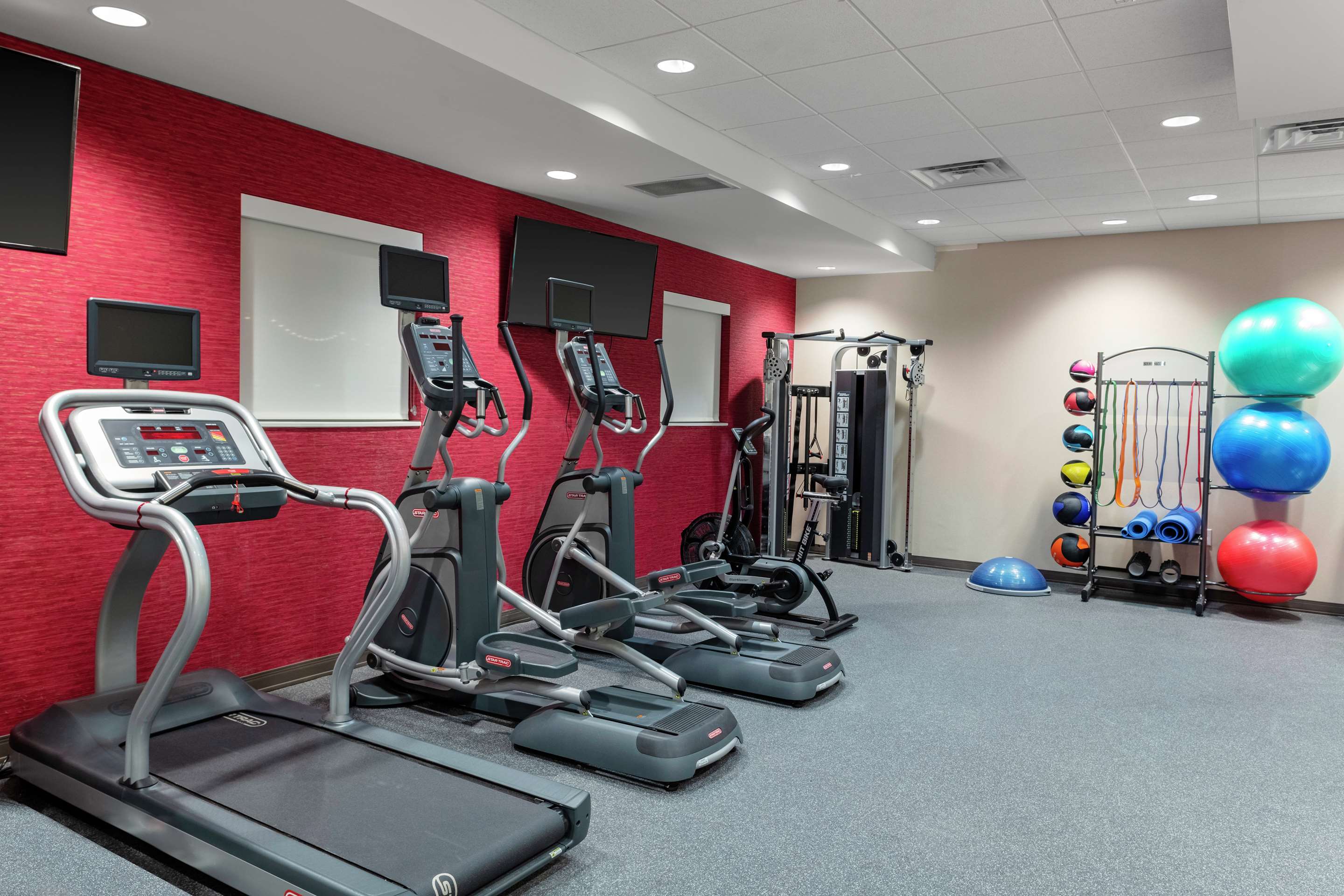 Health club fitness center gym | Home2 Suites By Hilton North Charleston University Blvd