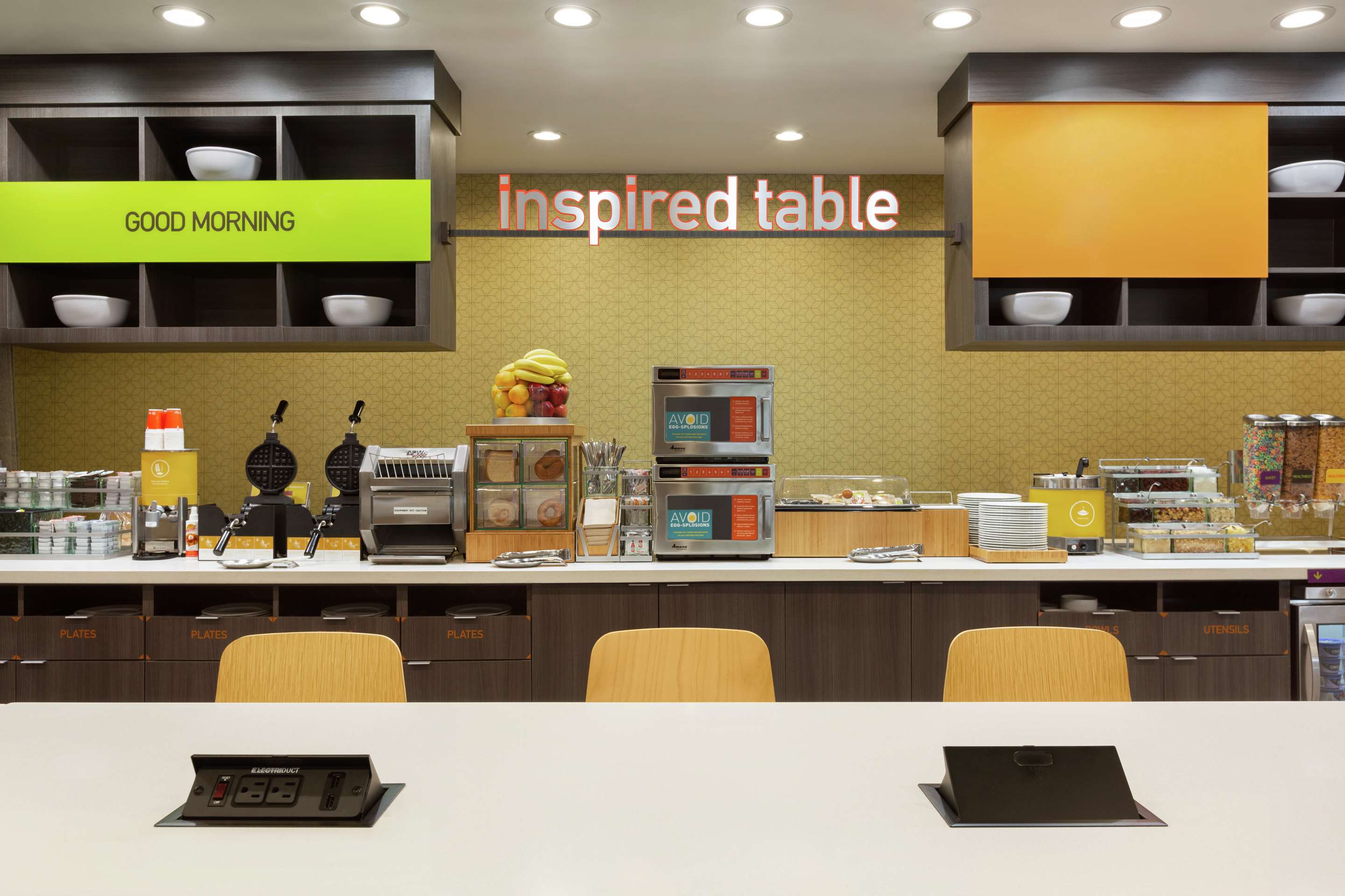 Breakfast Area | Home2 Suites by Hilton Houston-Pearland