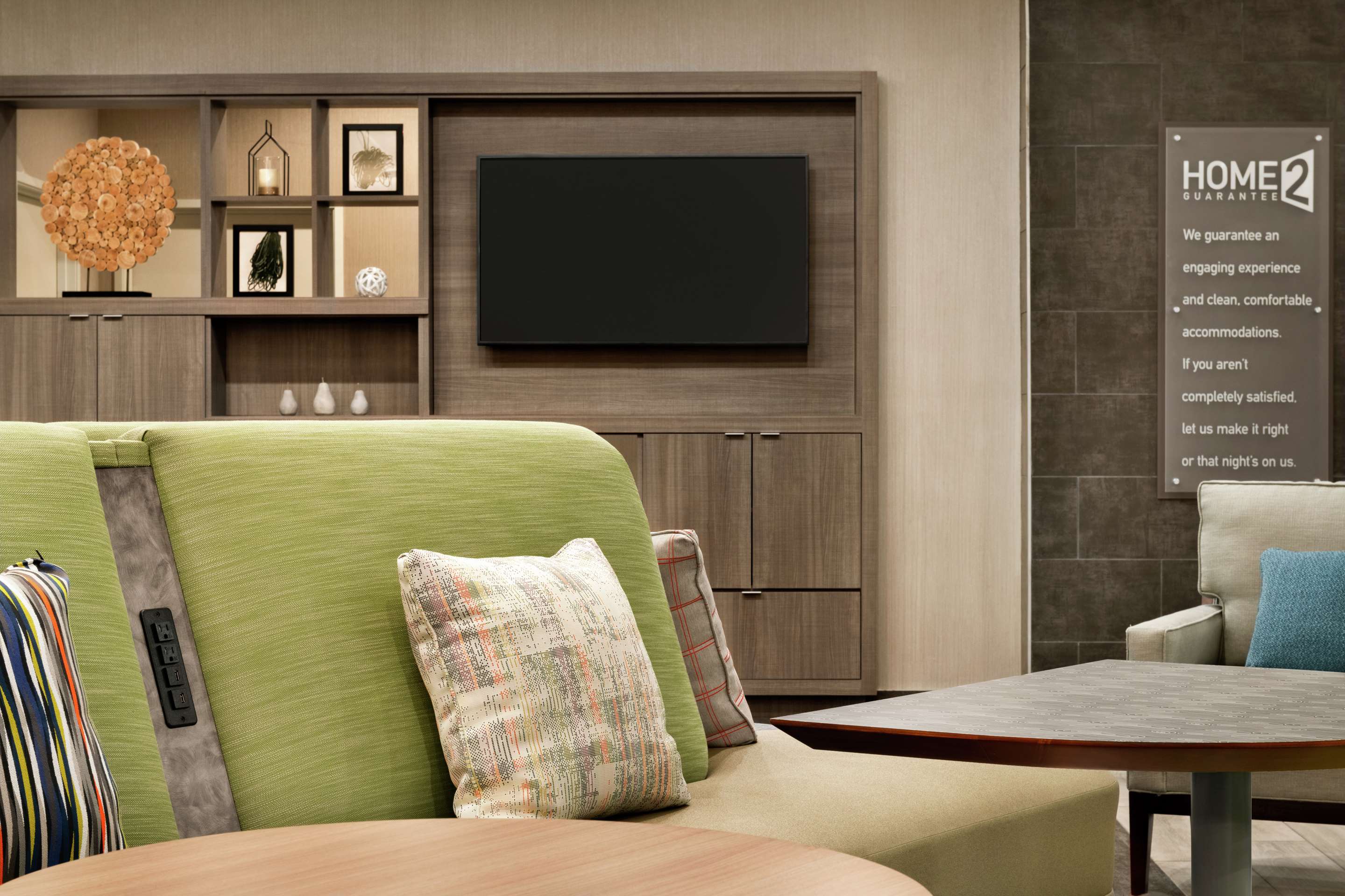 Lobby | Home2 Suites by Hilton Houston-Pearland