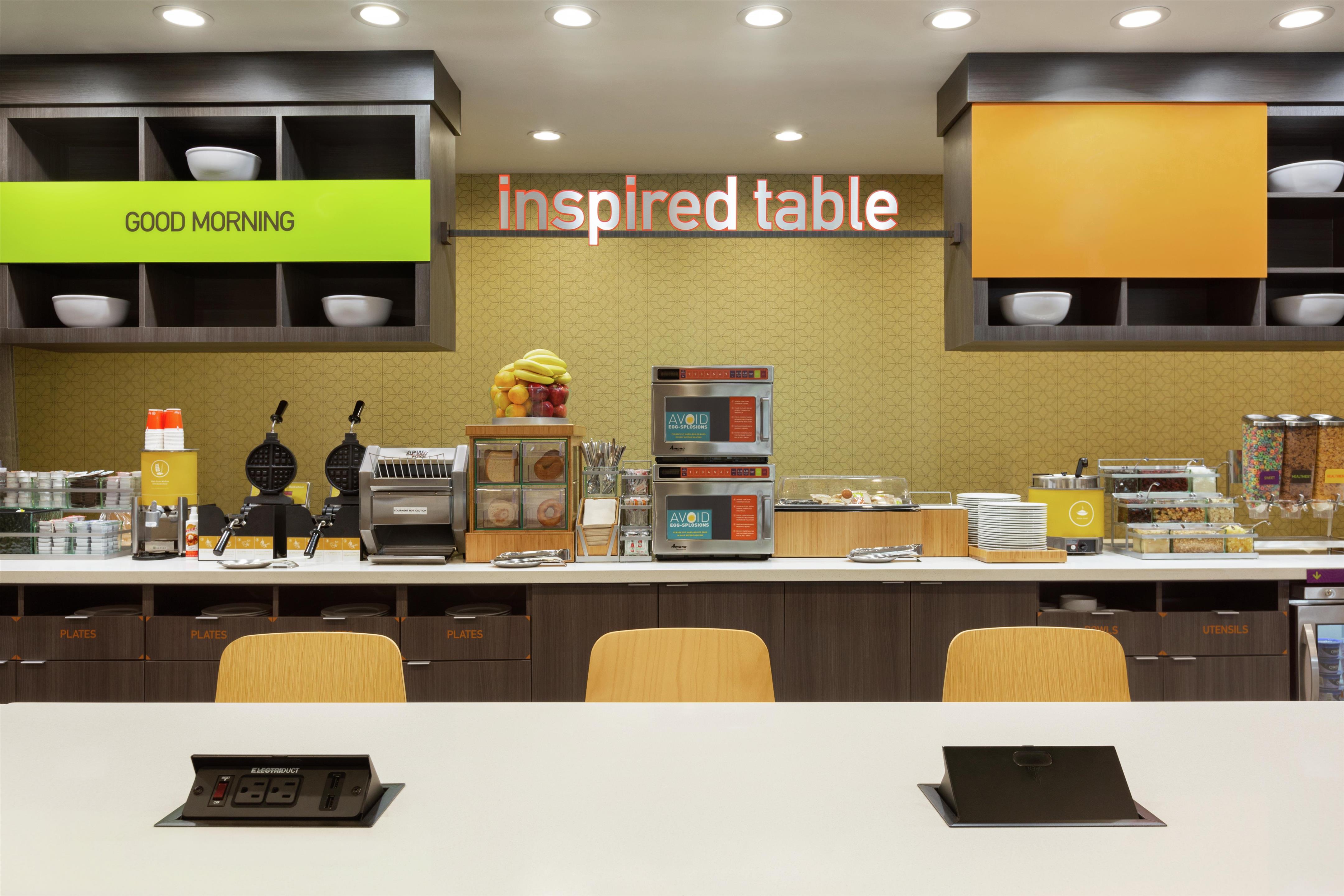 Breakfast Area | Home2 Suites by Hilton Houston-Pearland