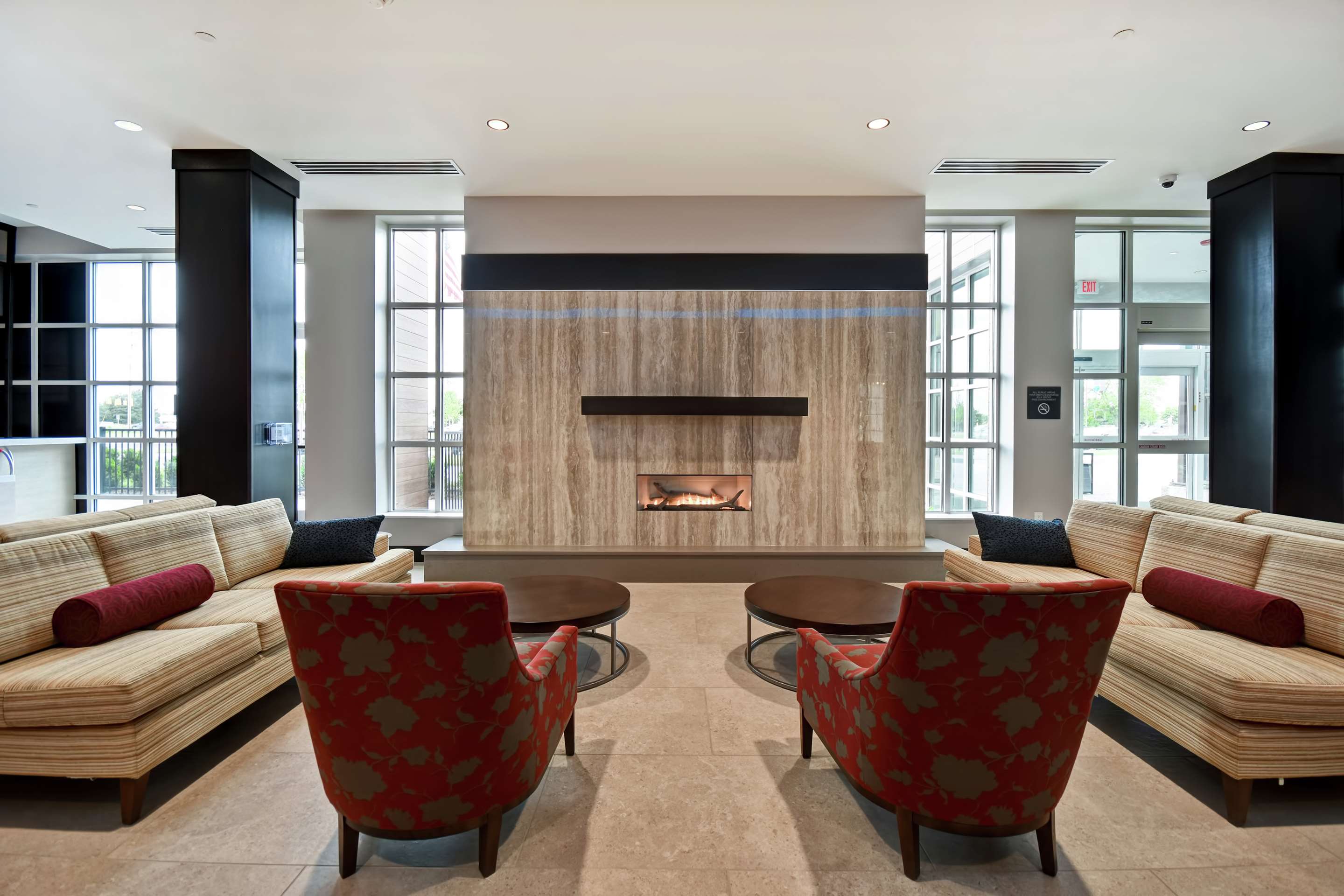 Lobby | Hilton Garden Inn Lansing West, Mi