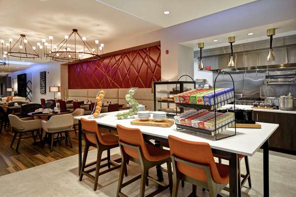 Amenities - Hilton Garden Inn West Lansing - I-69 & I-96, Exit 93