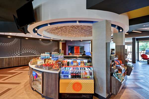 Restaurant - Tru by Hilton Hotel Denver