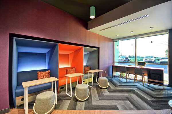  - Tru by Hilton Hotel Denver