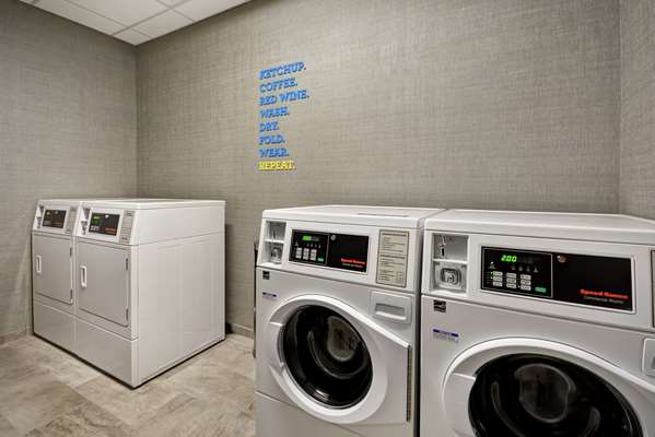  - Tru by Hilton Hotel Denver