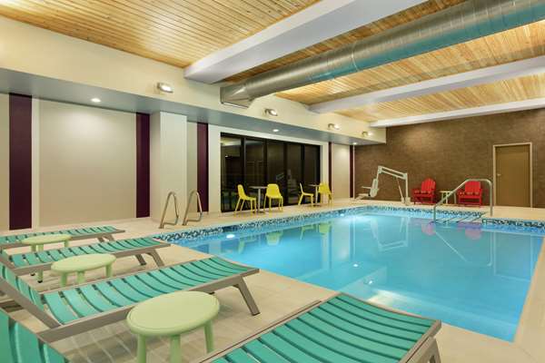 Pool - Home2 Suites by Hilton Airport Portland