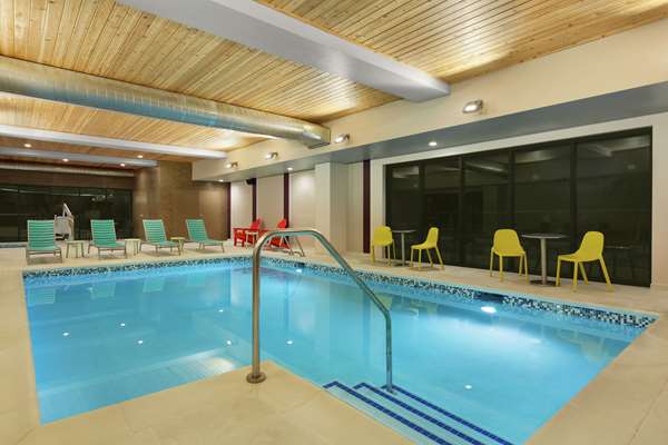 Pool - Home2 Suites by Hilton Airport Portland