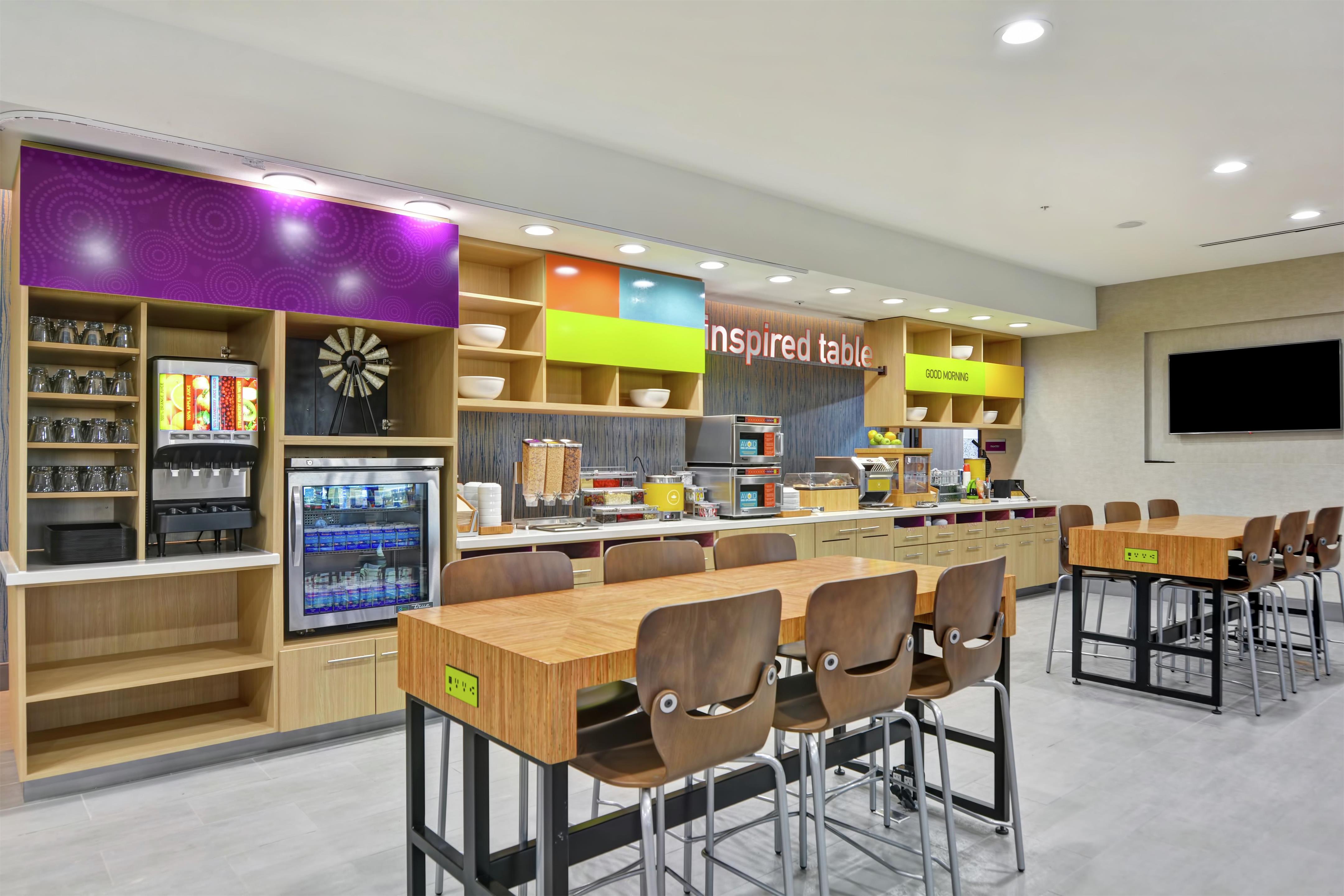 Breakfast Area | Home2 Suites by Hilton Pecos