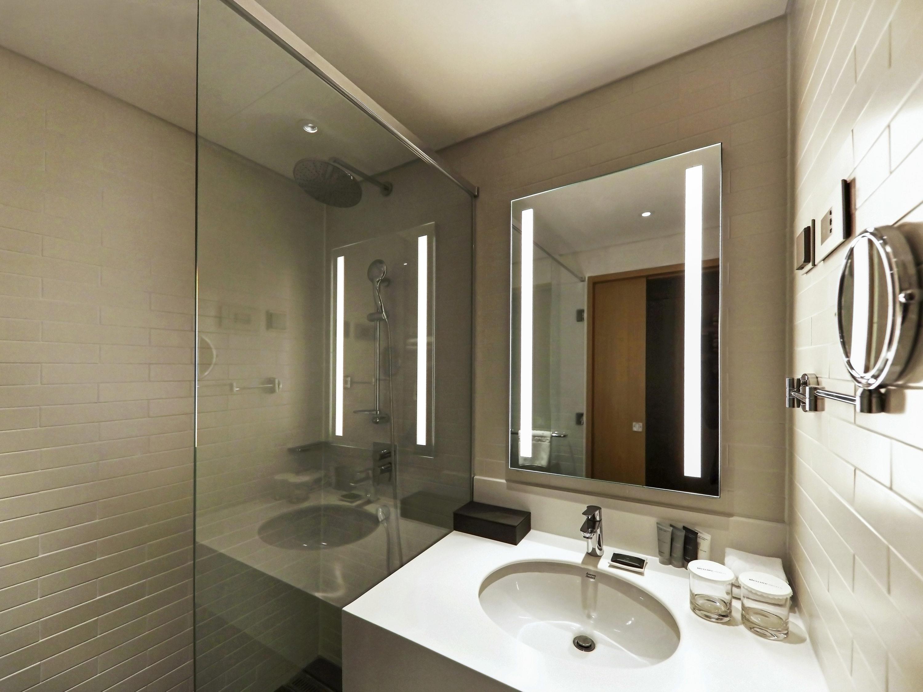 Mercure Ambassador Ulsan Room Type - Privilege Family Room with 1 King-size bed and 1 single bed, Ocean Front view