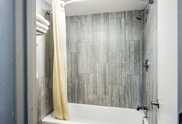  - Rodeway Inn Richmond - I-95, Exit 64