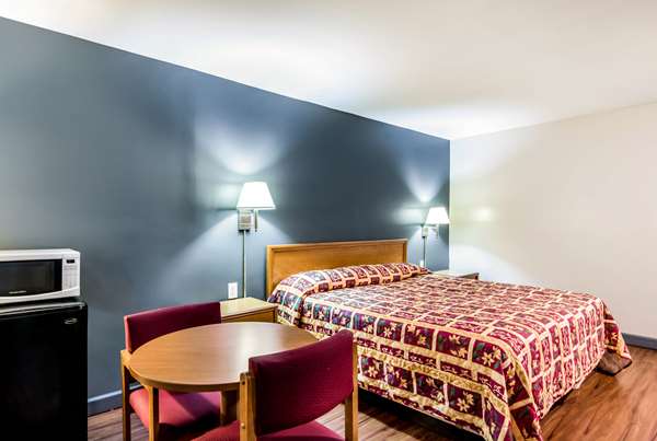  - Rodeway Inn Richmond - I-95, Exit 64