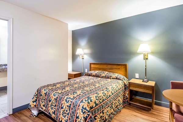  - Rodeway Inn Richmond - I-95, Exit 64