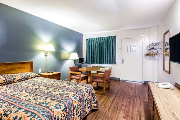  - Rodeway Inn Richmond - I-95, Exit 64