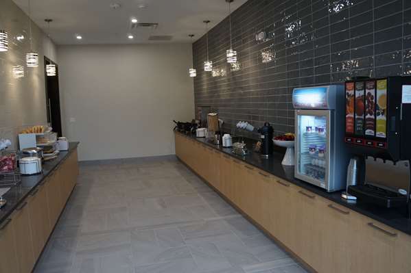  - La Quinta Inn Lewisville