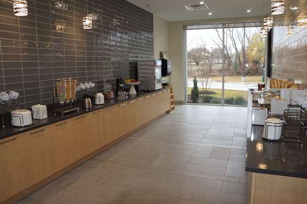  - La Quinta Inn Lewisville