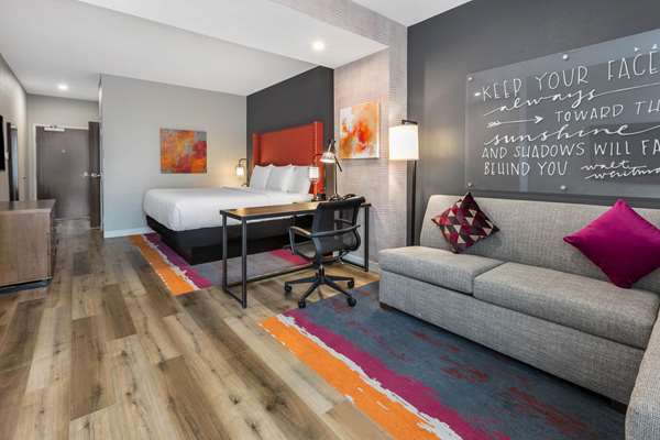  - La Quinta Inn Lewisville