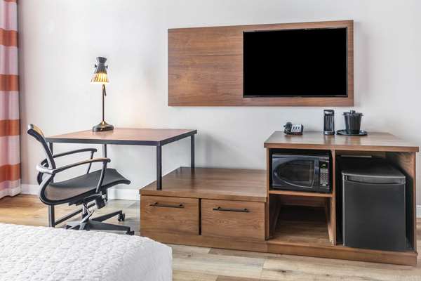  - La Quinta Inn Lewisville