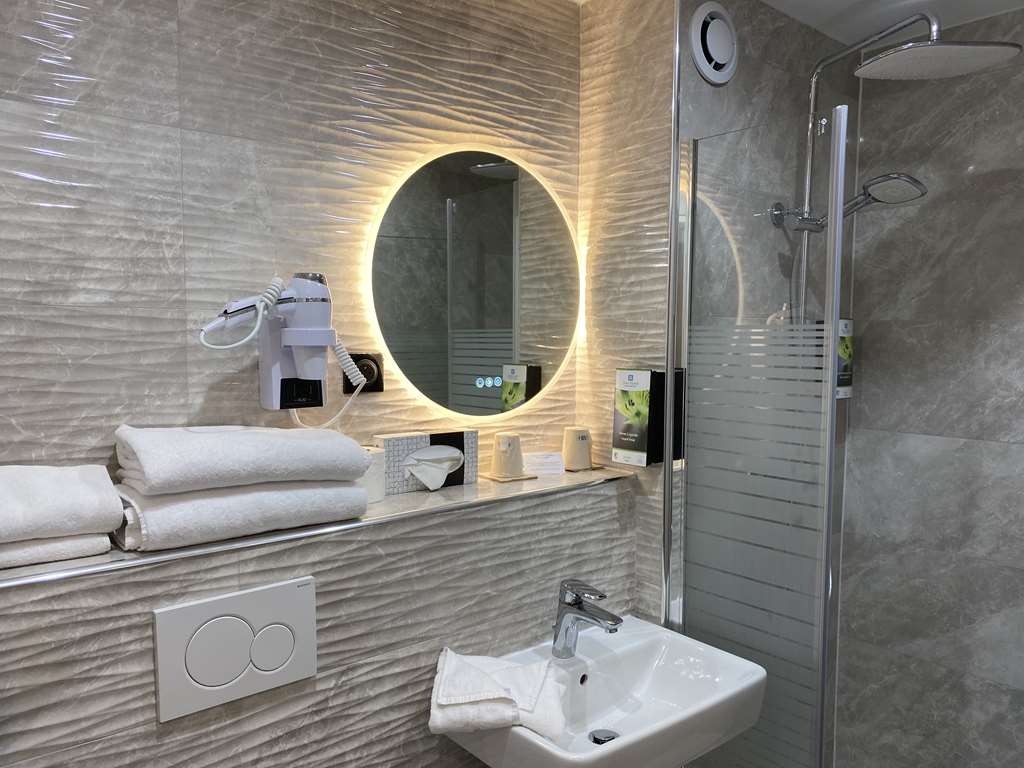 Sure Hotel by Best Western Reims Nord - Tap to explore photos