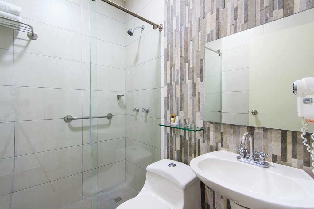GIO HOTEL TAMA CARTAGENA-guestroom-Guest Room,Bathroom,On-Site.jpg