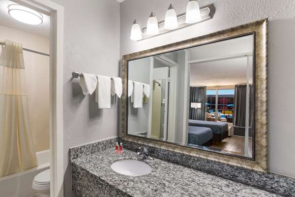  - Econo Lodge Cave City - I-65, Exit 53