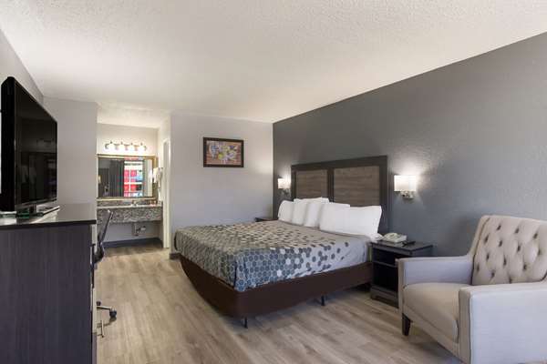  - Econo Lodge Cave City - I-65, Exit 53