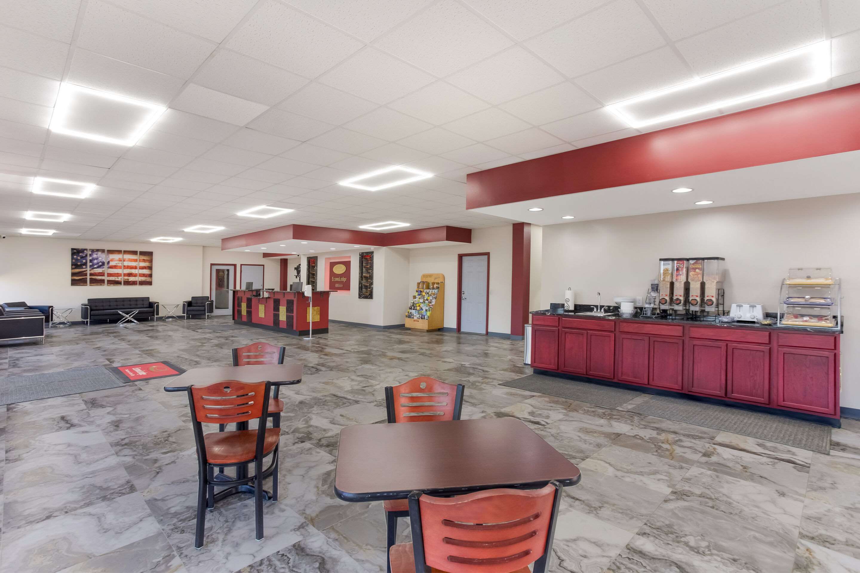 Breakfast area | Econo Lodge