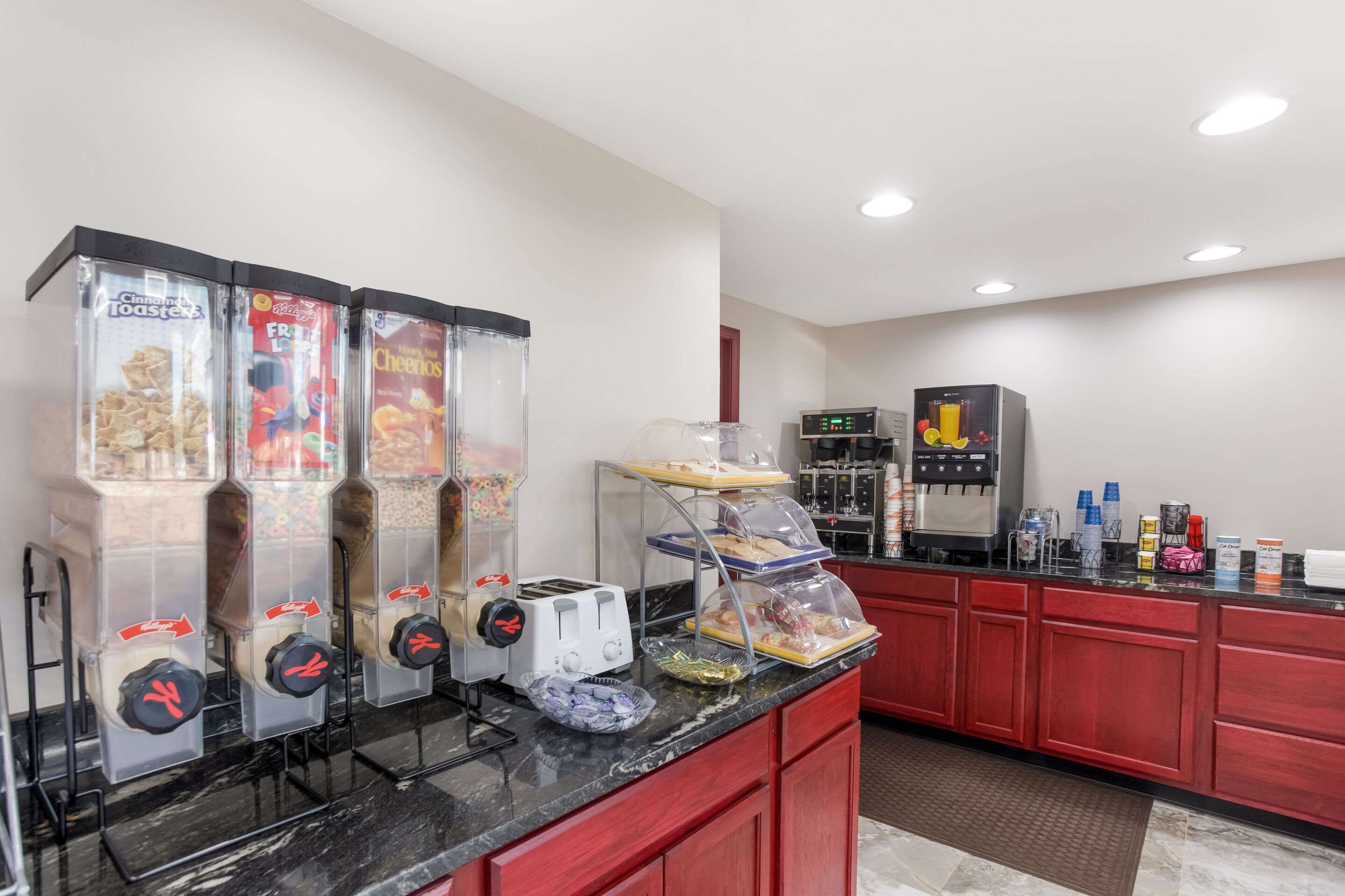 Breakfast bar | Econo Lodge