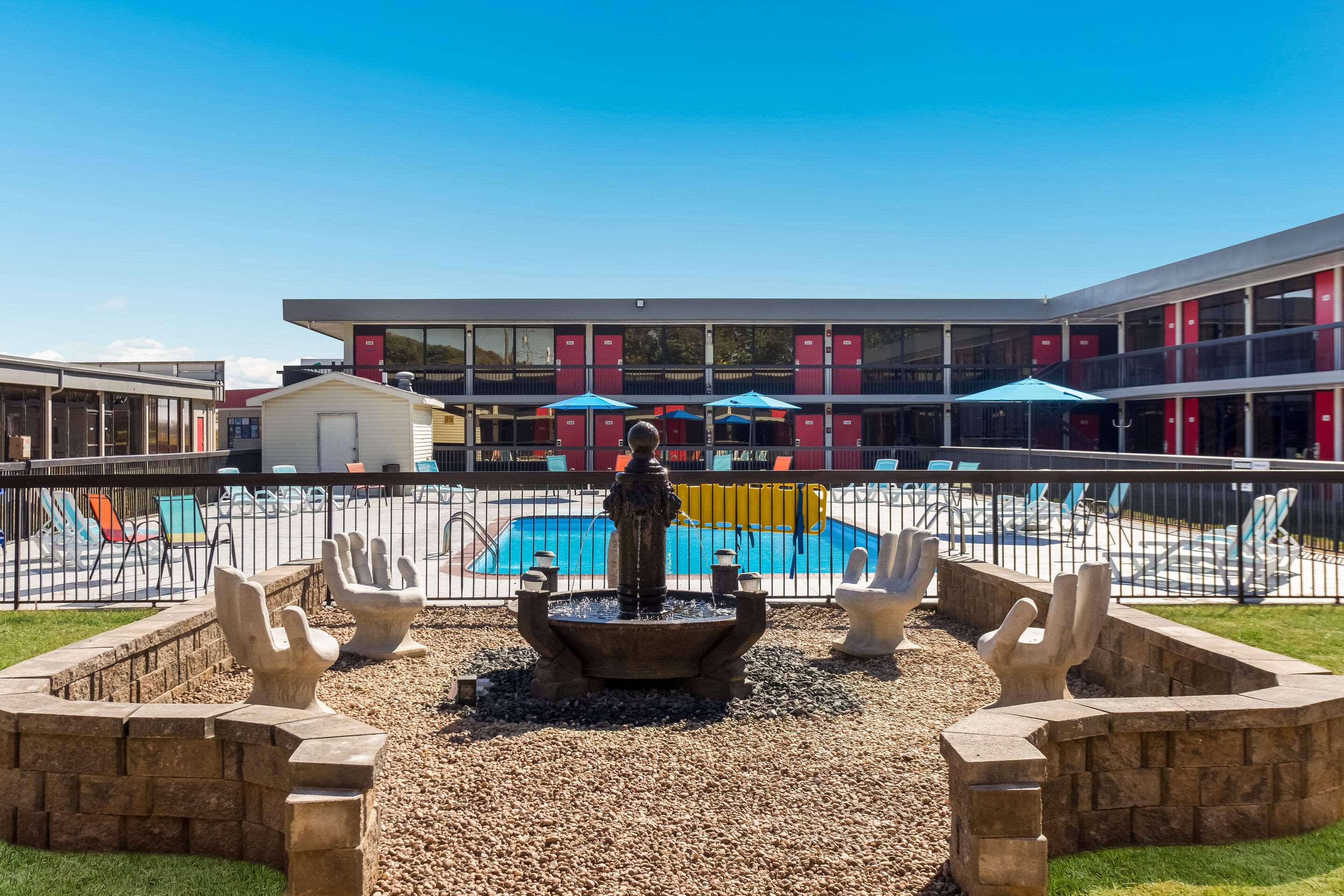 Outdoor pool | Econo Lodge