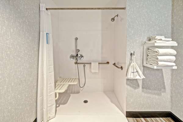  - Hampton Inn Cardiff by the Sea - I-5, Exit 40