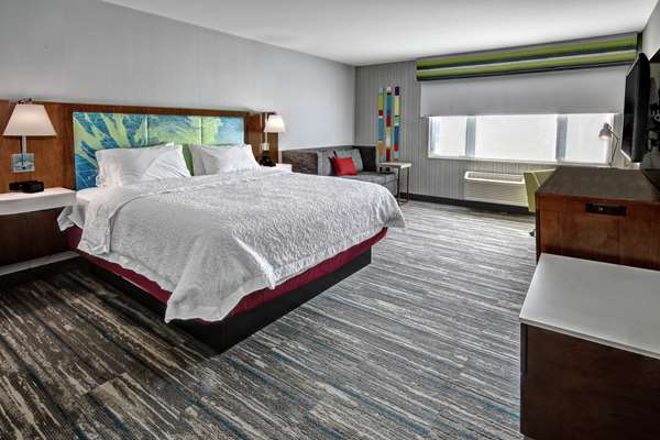  - Hampton Inn Cardiff by the Sea - I-5, Exit 40