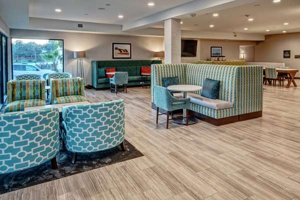  - Hampton Inn Cardiff by the Sea - I-5, Exit 40