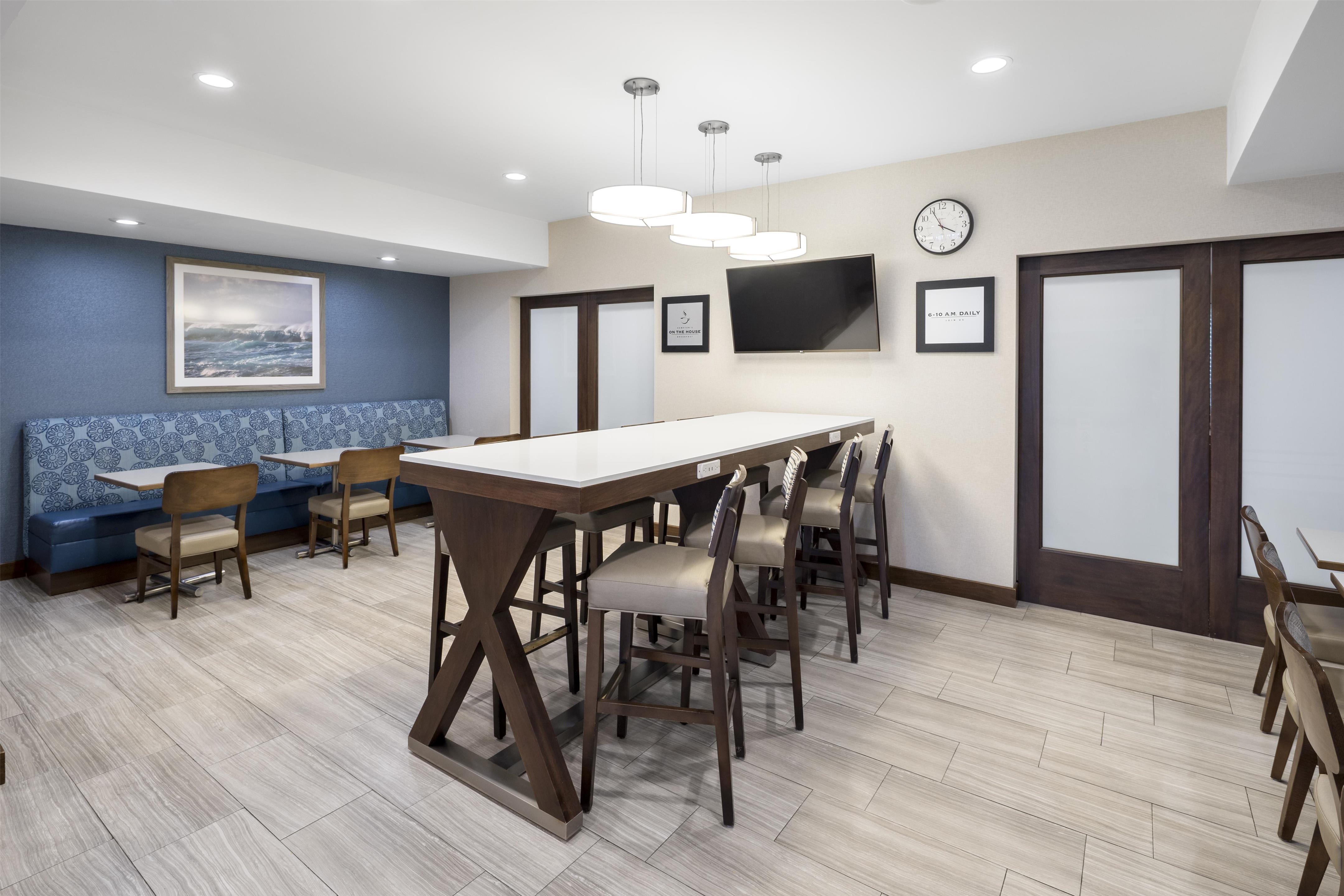 Breakfast Area | Hampton by Hilton Encinitas-Cardiff Beach Area