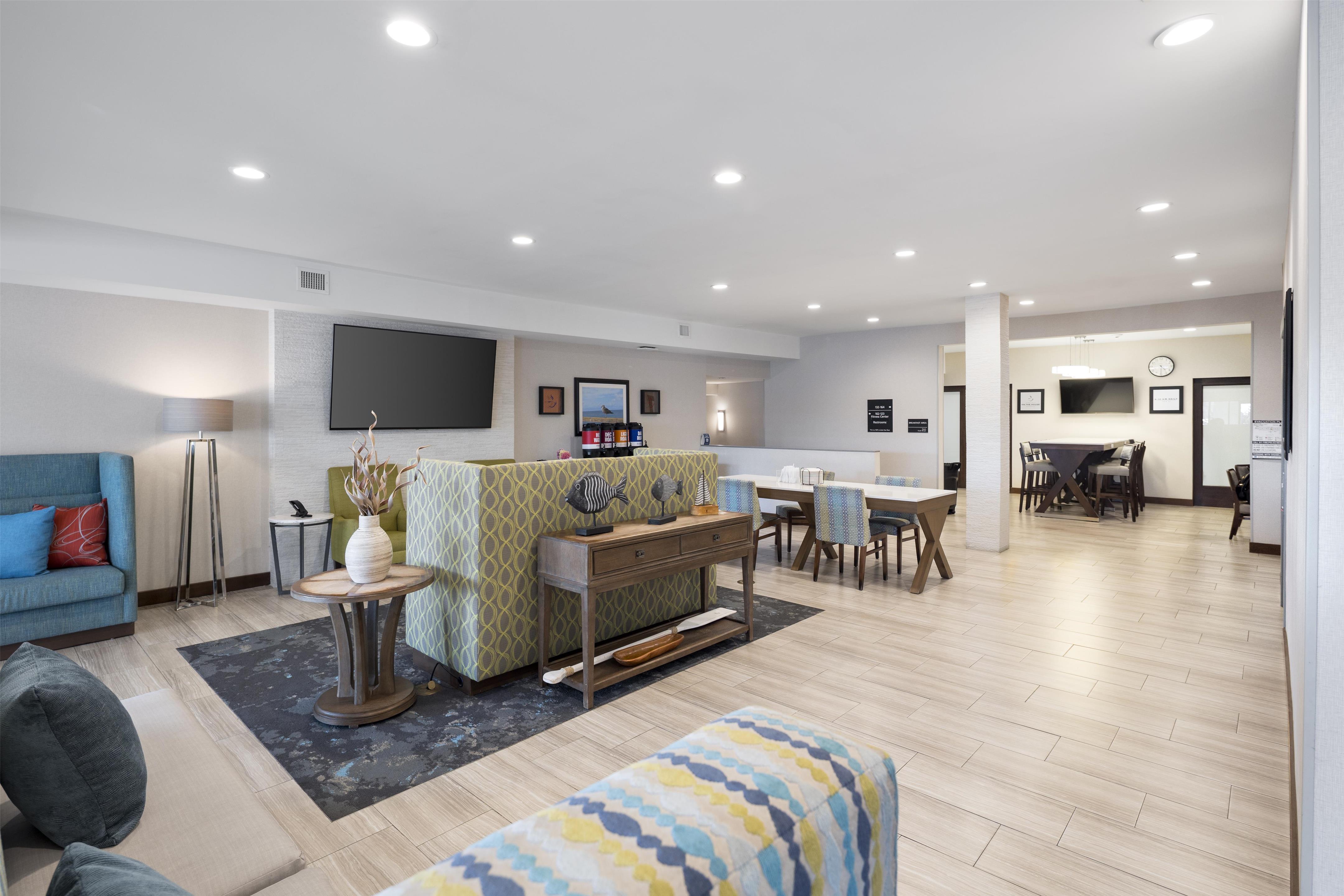 Lobby | Hampton by Hilton Encinitas-Cardiff Beach Area