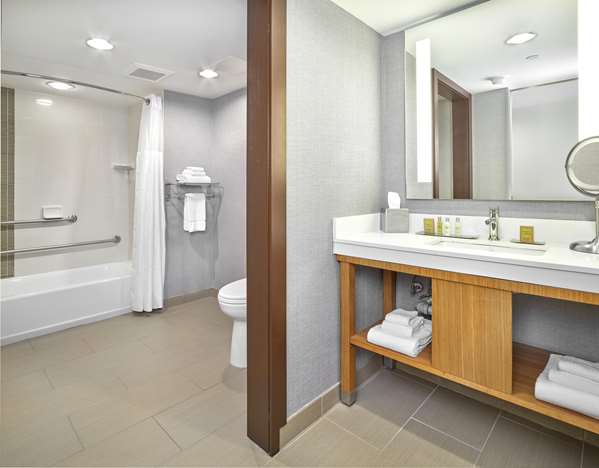  - DoubleTree by Hilton Hotel Downtown Edmonton