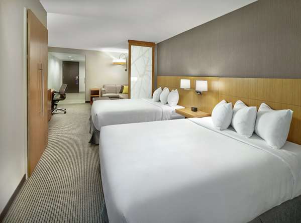  - DoubleTree by Hilton Hotel Downtown Edmonton
