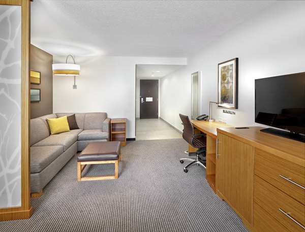 - DoubleTree by Hilton Hotel Downtown Edmonton