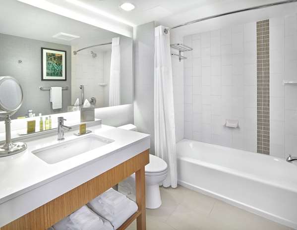  - DoubleTree by Hilton Hotel Downtown Edmonton