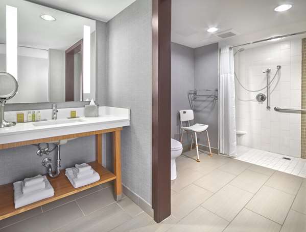  - DoubleTree by Hilton Hotel Downtown Edmonton