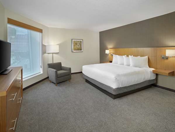  - DoubleTree by Hilton Hotel Downtown Edmonton