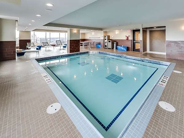 Pool - DoubleTree by Hilton Hotel Downtown Edmonton