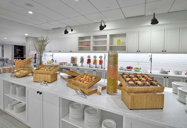 Amenities - DoubleTree by Hilton Hotel Downtown Edmonton